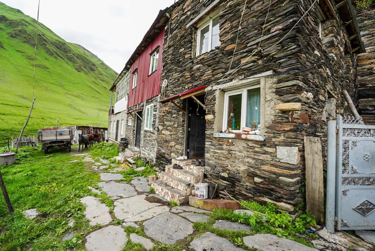 Bori'S Guesthouse Ushguli Exterior foto